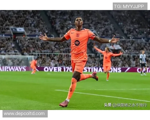 拉什福德缺席欧冠引发变数，曼联巴萨欧联杯对决前巴萨紧急战术调整，诺坎普主场优势下锋线对决再生变数